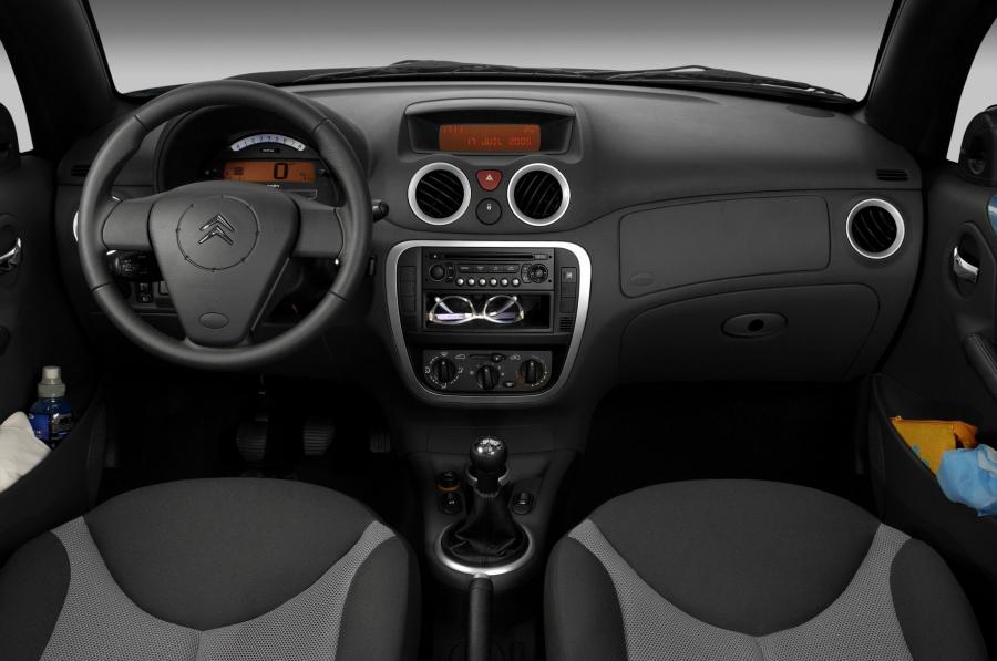  Citroen C3 Pluriel 2004 года  (фото 3 из 50)